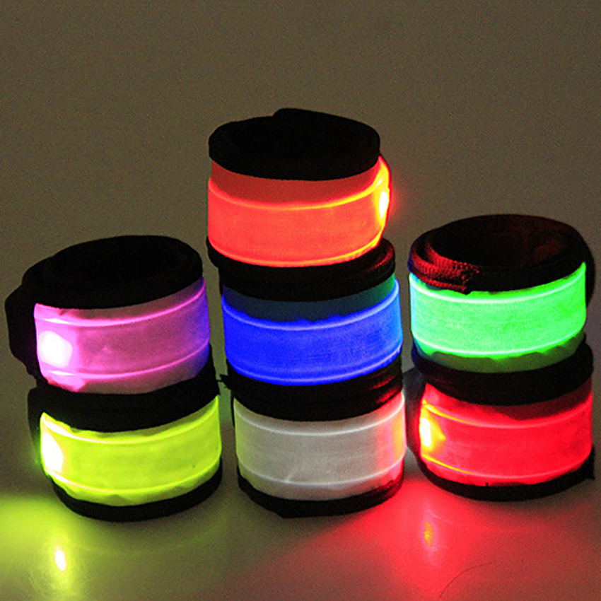 남녀 공용 LED 발광 손목밴드, 깜박이는 팔찌, 러닝 - Running Gear Of The Year 리뷰 및 가격